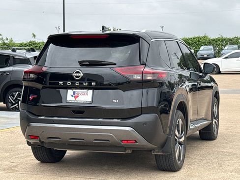 Used 2023 Nissan Rogue SL w/ SL Premium Package image 7