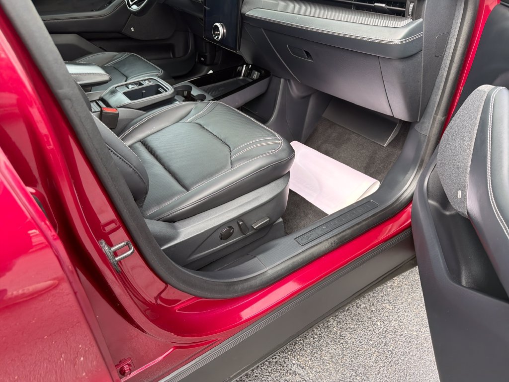 Used 2025 Ford Mustang Mach-E Premium AWD/4WD image 31