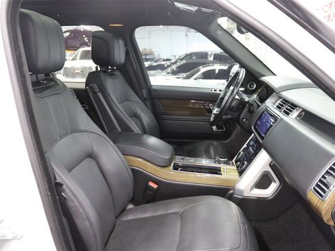 Used 2018 Land Rover Range Rover Supercharged AWD/4WD image 34