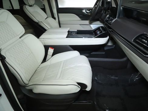 Used 2024 Lincoln Navigator Black Label AWD/4WD image 35