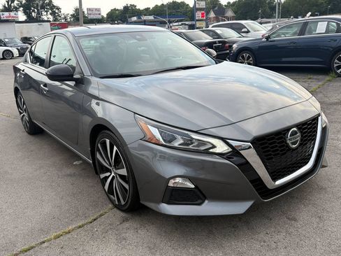 Used 2020 Nissan Altima 2.5 SR FWD image 12