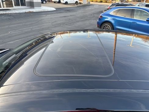 Used 2022 Toyota Camry SE image 8