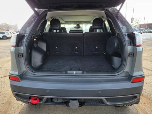 Used 2019 Jeep Cherokee Trailhawk image 24