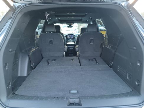 Used 2023 Chevrolet Traverse RS image 18
