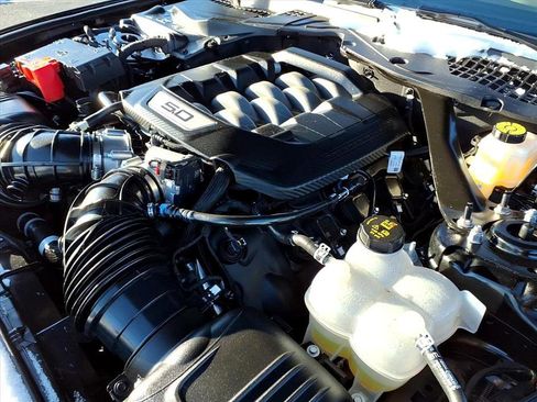 Used 2025 Ford Mustang GT Premium image 11