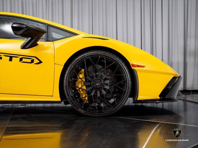 Used 2023 Lamborghini Huracan STO RWD image 27