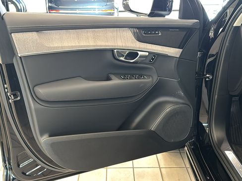 Used 2025 Volvo XC90 B6 Ultra w/ Protection Package Premier AWD/4WD image 21