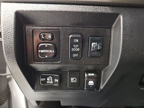 Used 2018 Toyota Tundra SR5 w/ TRD Off Road Package image 17