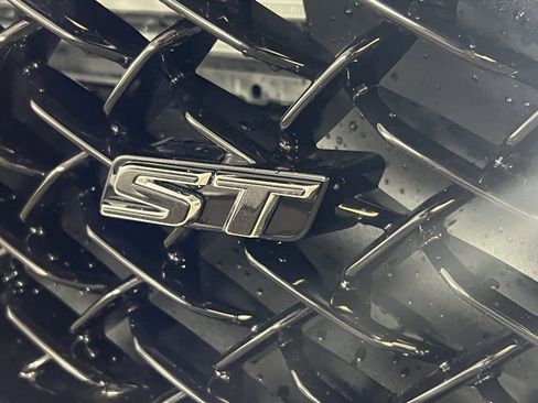 New 2026 Buick Enclave Sport Touring image 10