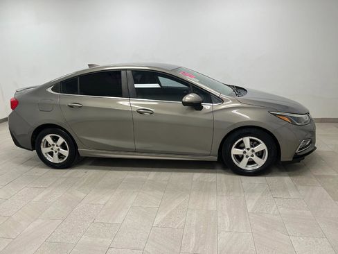 Used 2017 Chevrolet Cruze LT w/ RS Package image 13