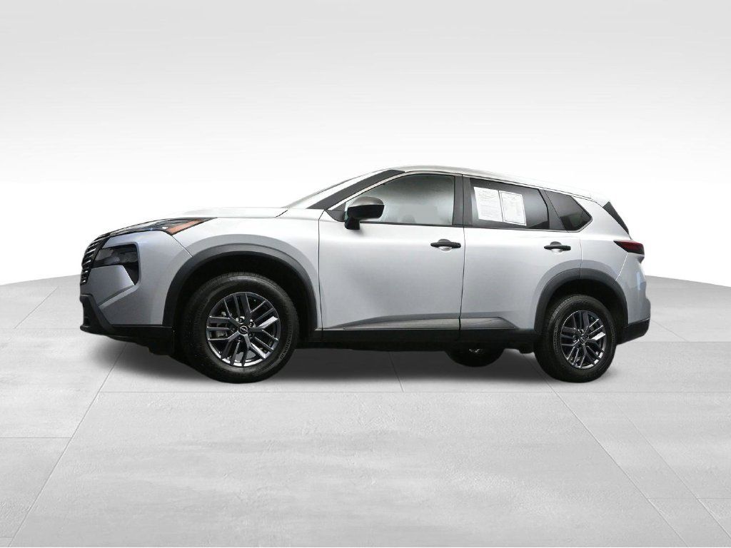 Used 2024 Nissan Rogue S AWD/4WD image 22