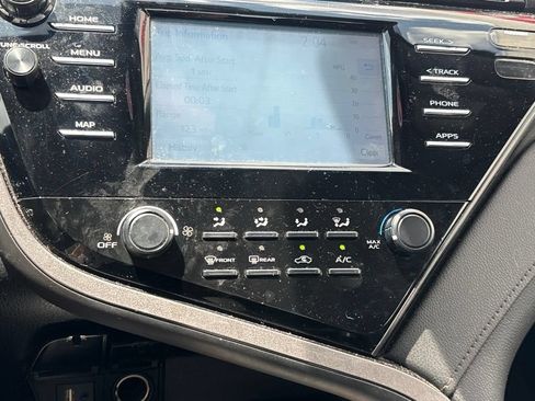 Used 2019 Toyota Camry LE FWD image 13