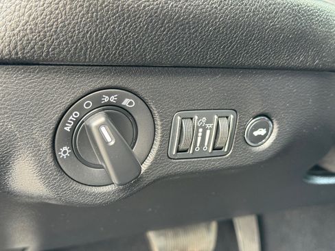 Used 2023 Dodge Challenger GT image 27