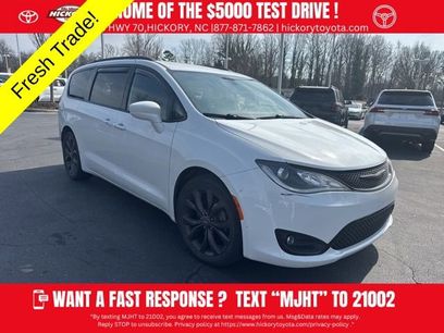 Used 2020 Chrysler Pacifica Touring-L w/ S Appearance Package