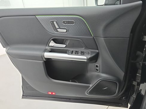 Used 2025 Mercedes-Benz GLA 250 image 27