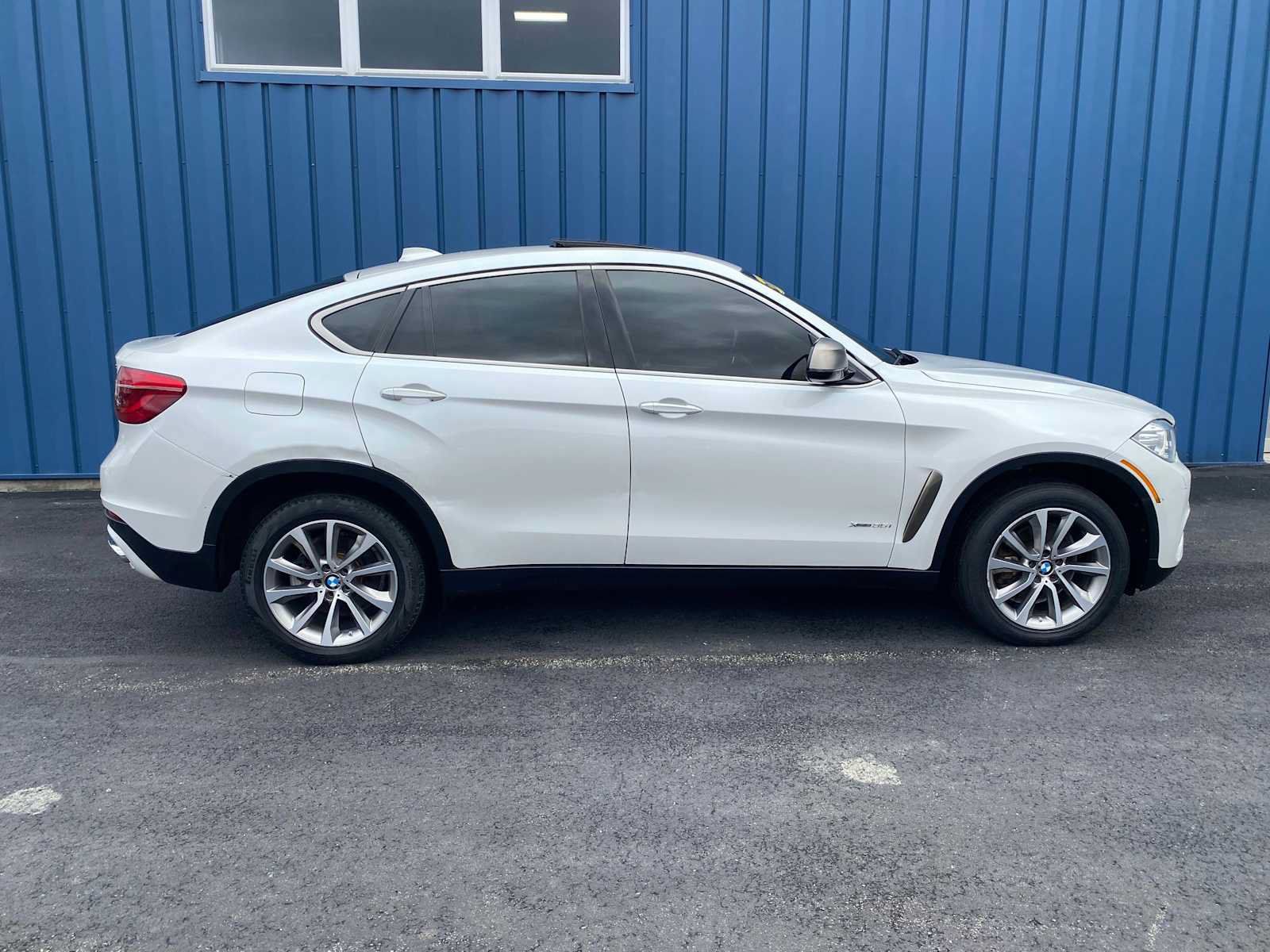 Used 2018 BMW X6 M50i AWD/4WD image 13