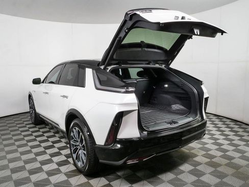 Used 2024 Cadillac Lyriq Luxury AWD/4WD image 32