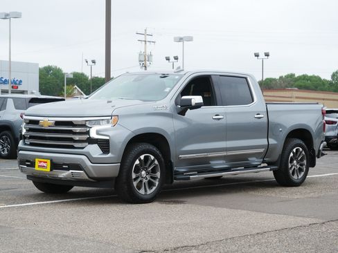 Used 2023 Chevrolet Silverado 1500 High Country w/ Technology Package AWD/4WD image 3