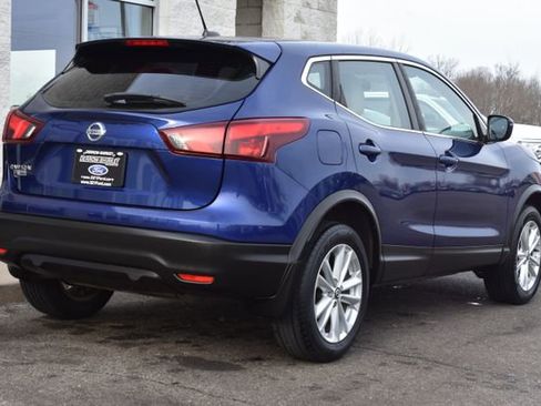 Used 2019 Nissan Rogue Sport S image 9