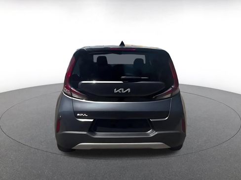 Used 2025 Kia Soul LX w/ LX Technology Package FWD image 12