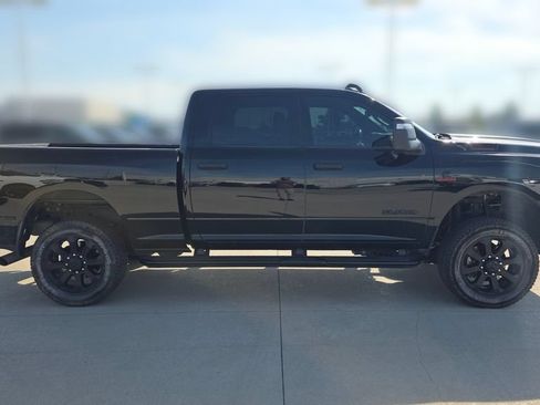 Used 2025 RAM 2500 Big Horn AWD/4WD image 7