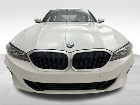 Certified 2023 BMW 330i xDrive Sedan w/ Driving Assistance Package image 4