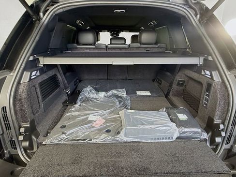 New 2026 Land Rover Range Rover Long Wheelbase SE AWD/4WD image 28