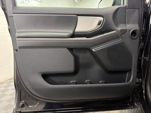 Used 2025 Ford Expedition Active image 16