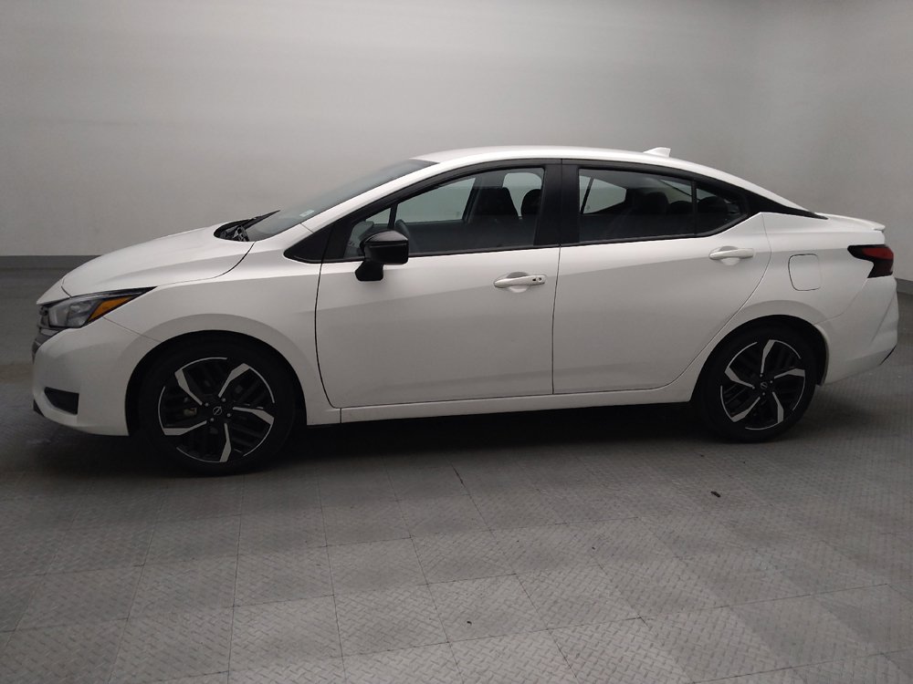 Used 2025 Nissan Versa SR FWD image 2