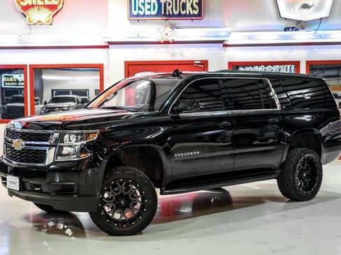 Used 2015 Chevrolet Suburban LT image 2