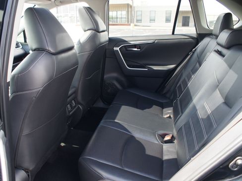 Used 2019 Toyota RAV4 Limited w/ Advanced Technology Package FWD image 16
