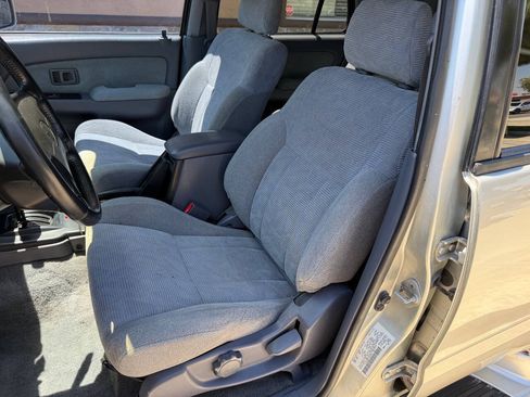 Used 2000 Toyota 4Runner SR5 RWD image 12