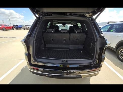 Used 2025 Buick Enclave Avenir AWD/4WD image 5