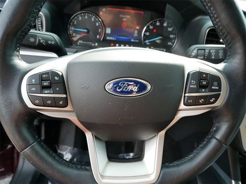Used 2022 Ford Explorer XLT w/ Equipment Group 202A image 17