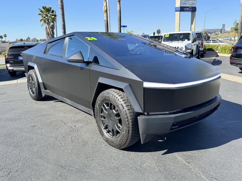 Used 2024 Tesla Cybertruck Cyberbeast AWD/4WD image 2