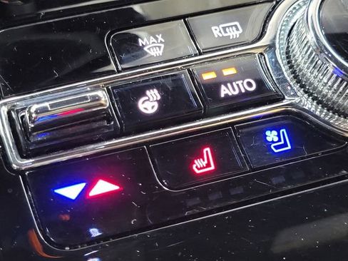 Used 2022 Lincoln Corsair Reserve w/ Equipment Group 201A image 40