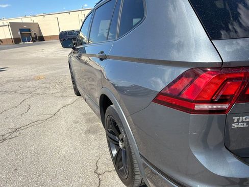 Used 2019 Volkswagen Tiguan SEL Premium R-Line AWD/4WD image 11