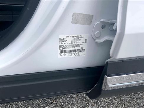 Used 2022 Ford Explorer XLT RWD image 32