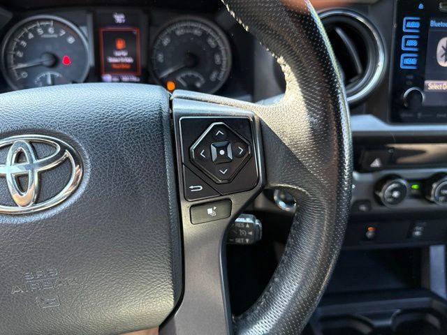 Used 2017 Toyota Tacoma TRD Sport w/ Tow Package (A/T) AWD/4WD image 23
