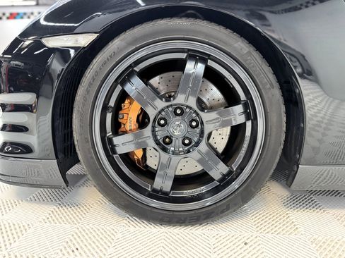 Used 2013 Nissan GT-R Premium image 34