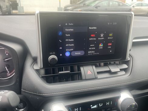 Used 2025 Toyota RAV4 XLE image 18