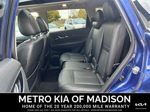 Used 2017 Nissan Rogue SL w/ SL Premium Package image 33