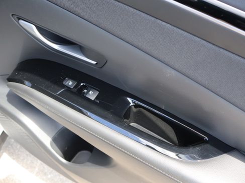Used 2023 Hyundai Tucson Limited AWD/4WD image 16