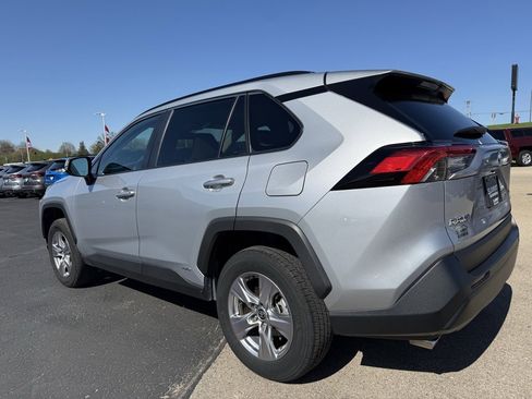 Used 2024 Toyota RAV4 XLE image 5