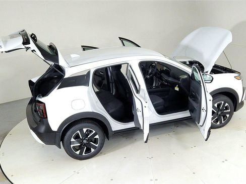 Used 2025 Nissan Kicks SV image 45