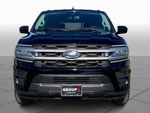 Used 2022 Ford Expedition XLT image 3