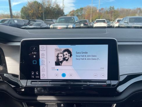 Used 2025 Volkswagen Atlas Cross Sport SE image 20