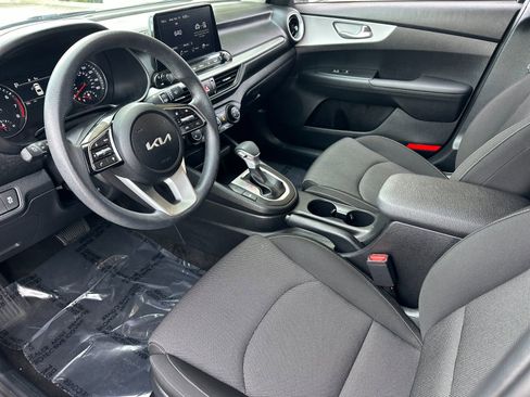 Used 2024 Kia Forte LXS FWD image 9