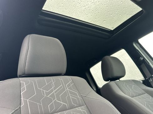 Used 2017 Toyota Tacoma TRD Off-Road w/ Premium & Technology Package image 15