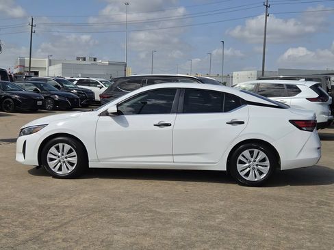 Used 2025 Nissan Sentra S FWD image 6